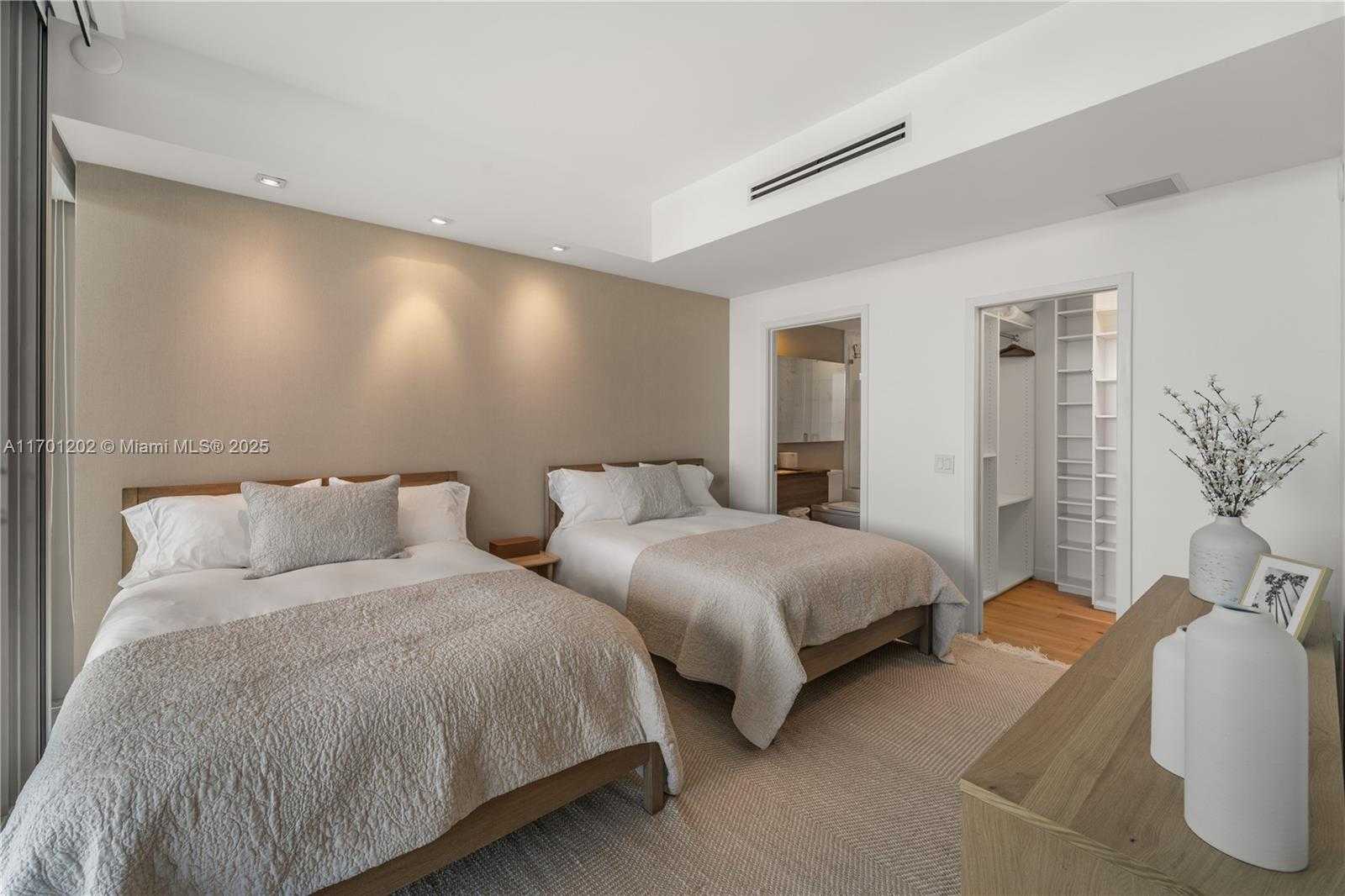 Small Image of 350 OCEAN DR #305N, Key Biscayne Number 15