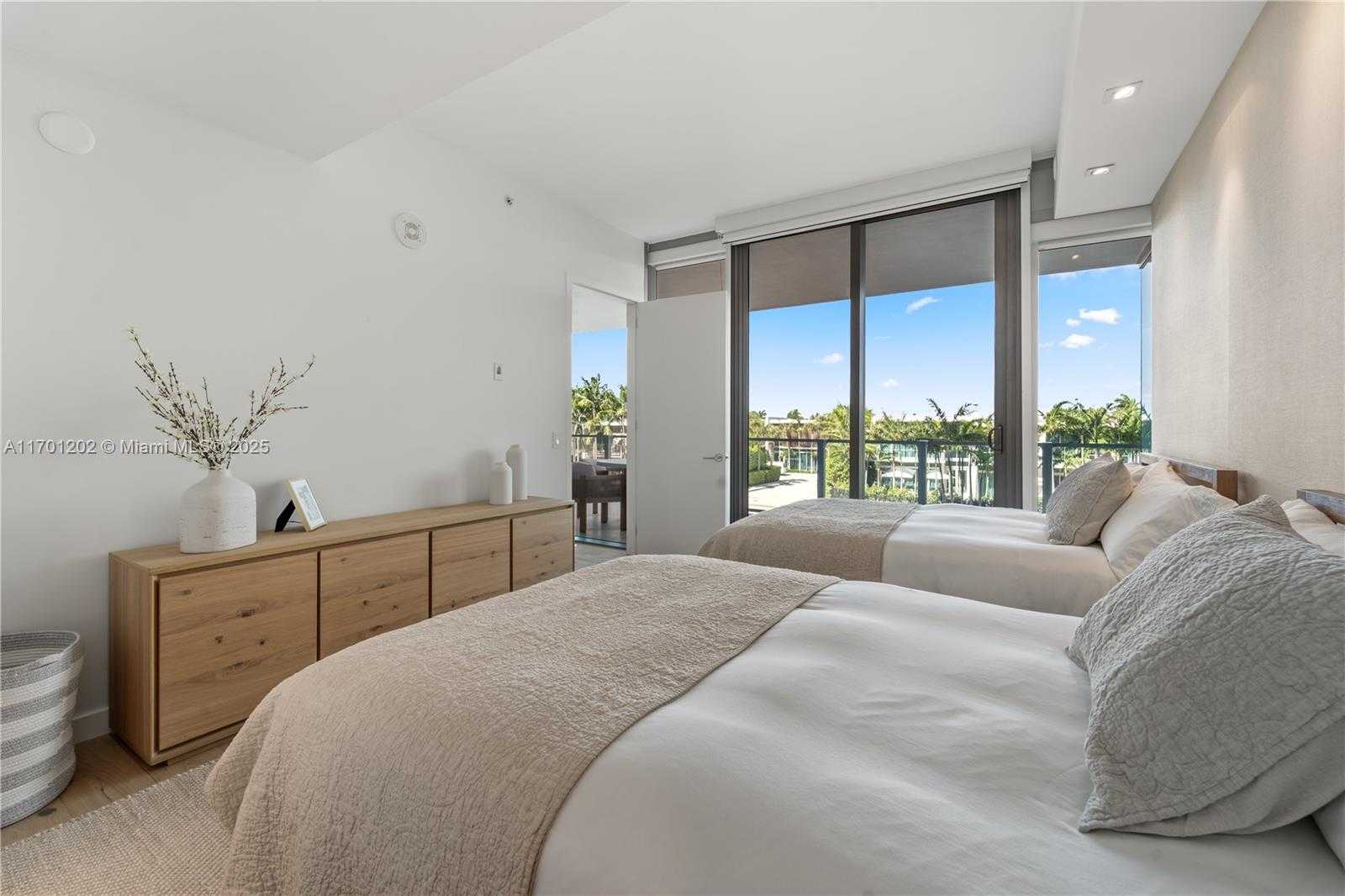 Small Image of 350 OCEAN DR #305N, Key Biscayne Number 16