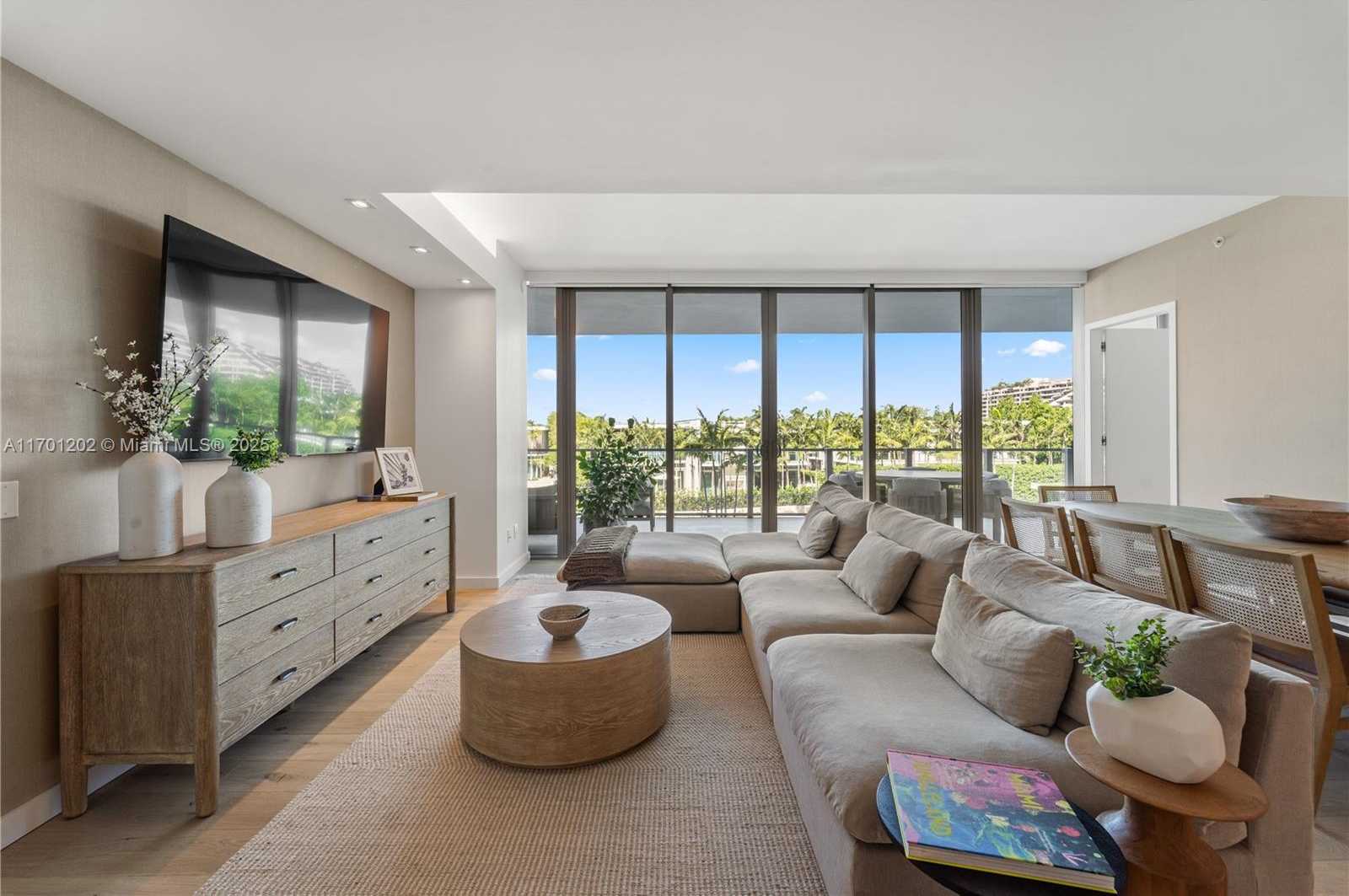 Small Image of 350 OCEAN DR #305N, Key Biscayne Number 2
