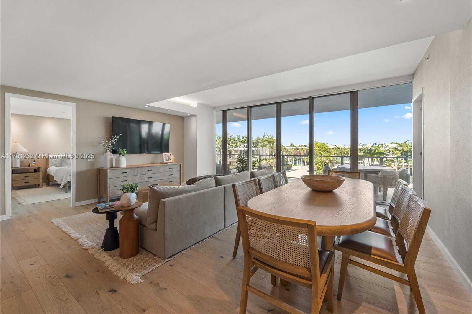 Small Image of 350 OCEAN DR #305N, Key Biscayne Number 3