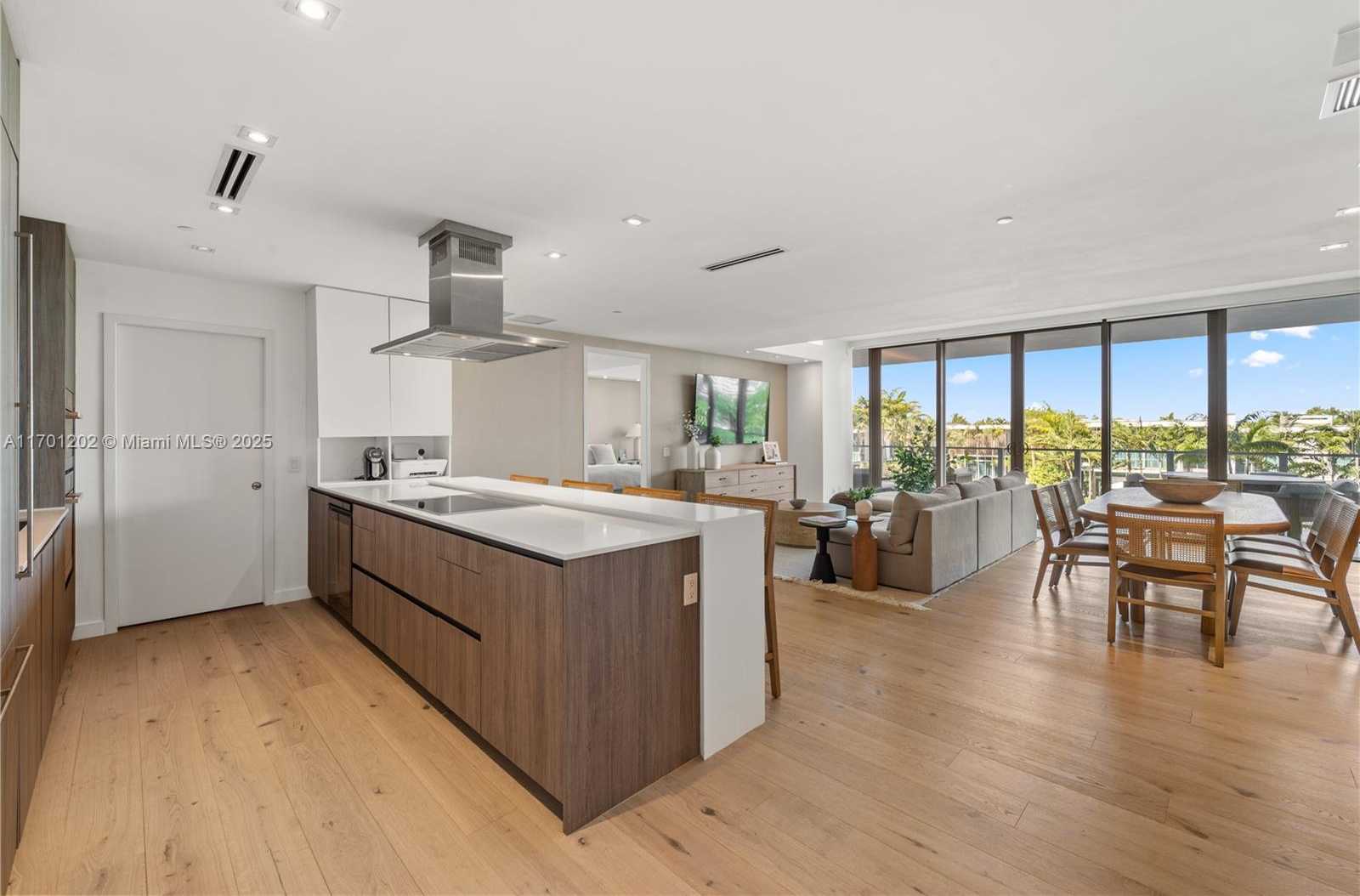 Small Image of 350 OCEAN DR #305N, Key Biscayne Number 4