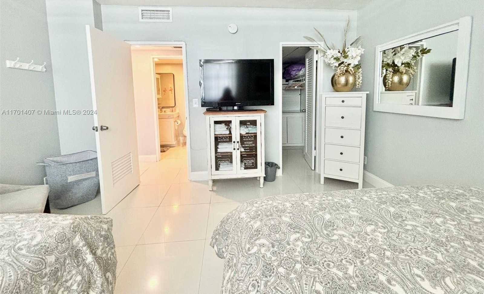 Small Image of 3801 SOUTH OCEAN DR #15A, Hollywood Number 22