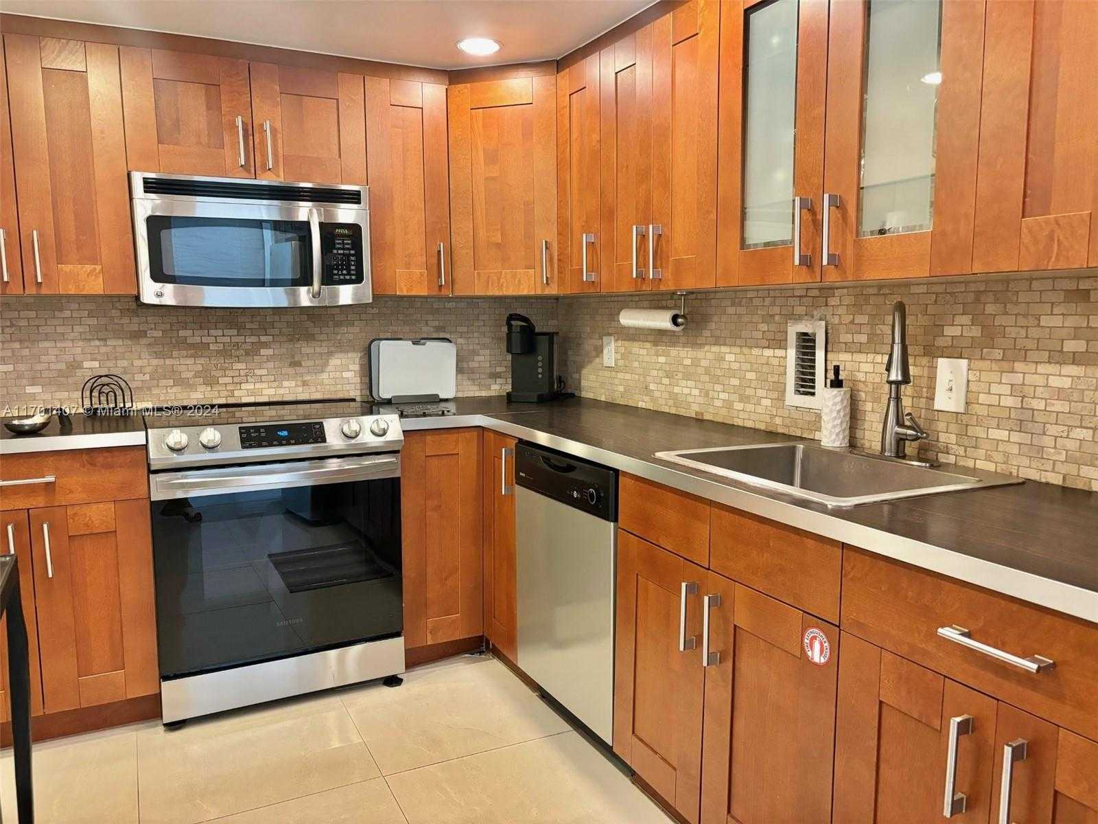 Small Image of 3801 SOUTH OCEAN DR #15A, Hollywood Number 5