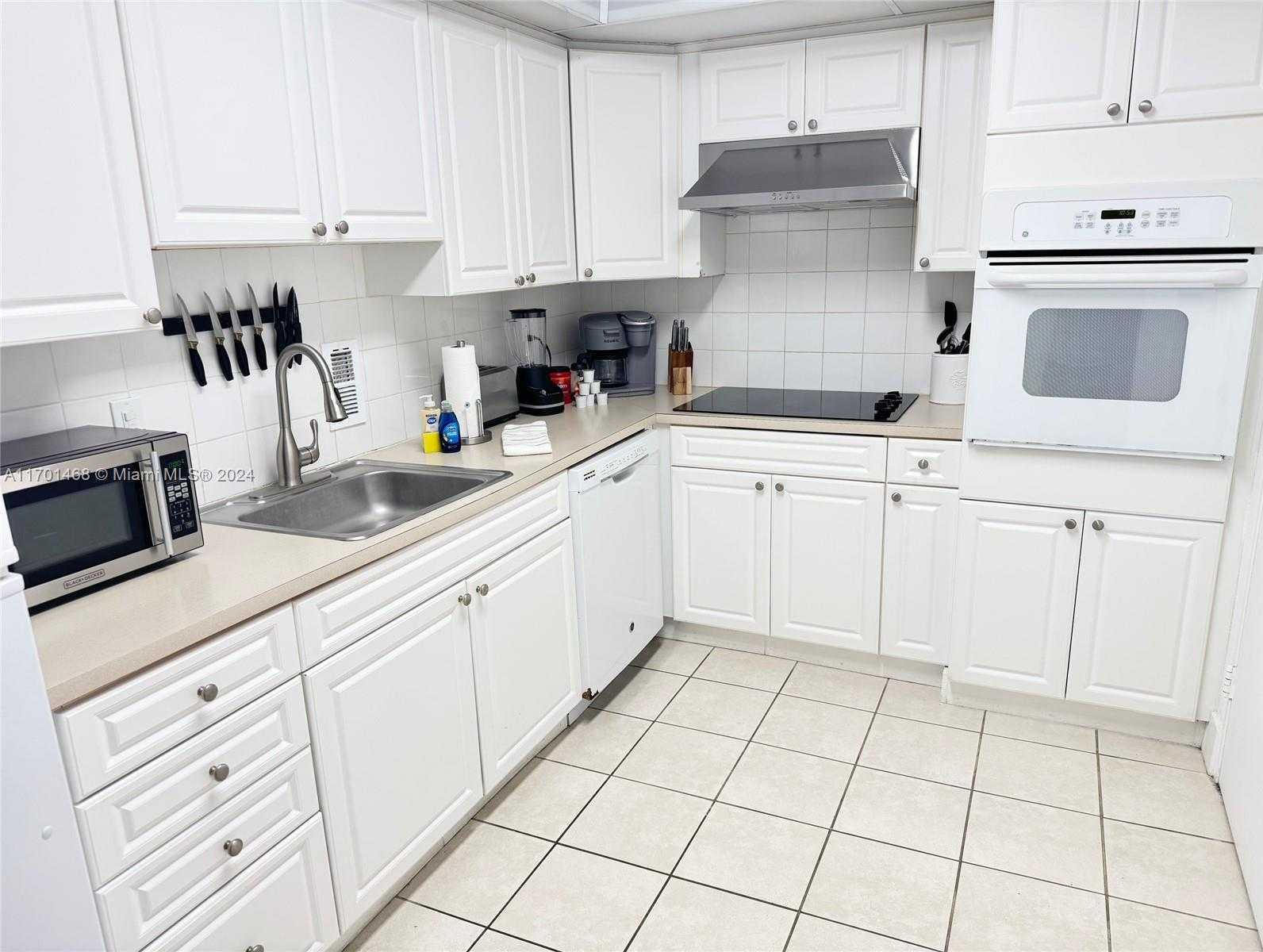 Small Image of 3901 SOUTH OCEAN DR #3Y, Hollywood Number 23