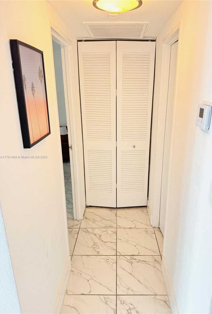 Small Image of 3901 SOUTH OCEAN DR #3Y, Hollywood Number 25