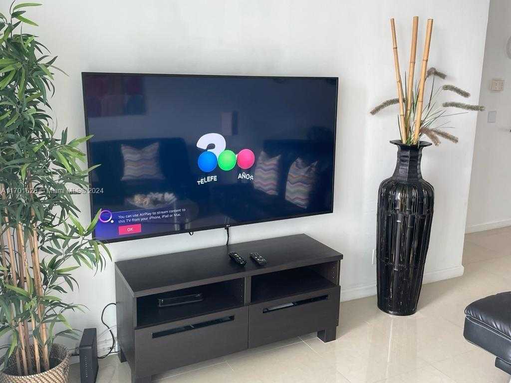 Small Image of 3801 SOUTH OCEAN DR #8U, Hollywood Number 8