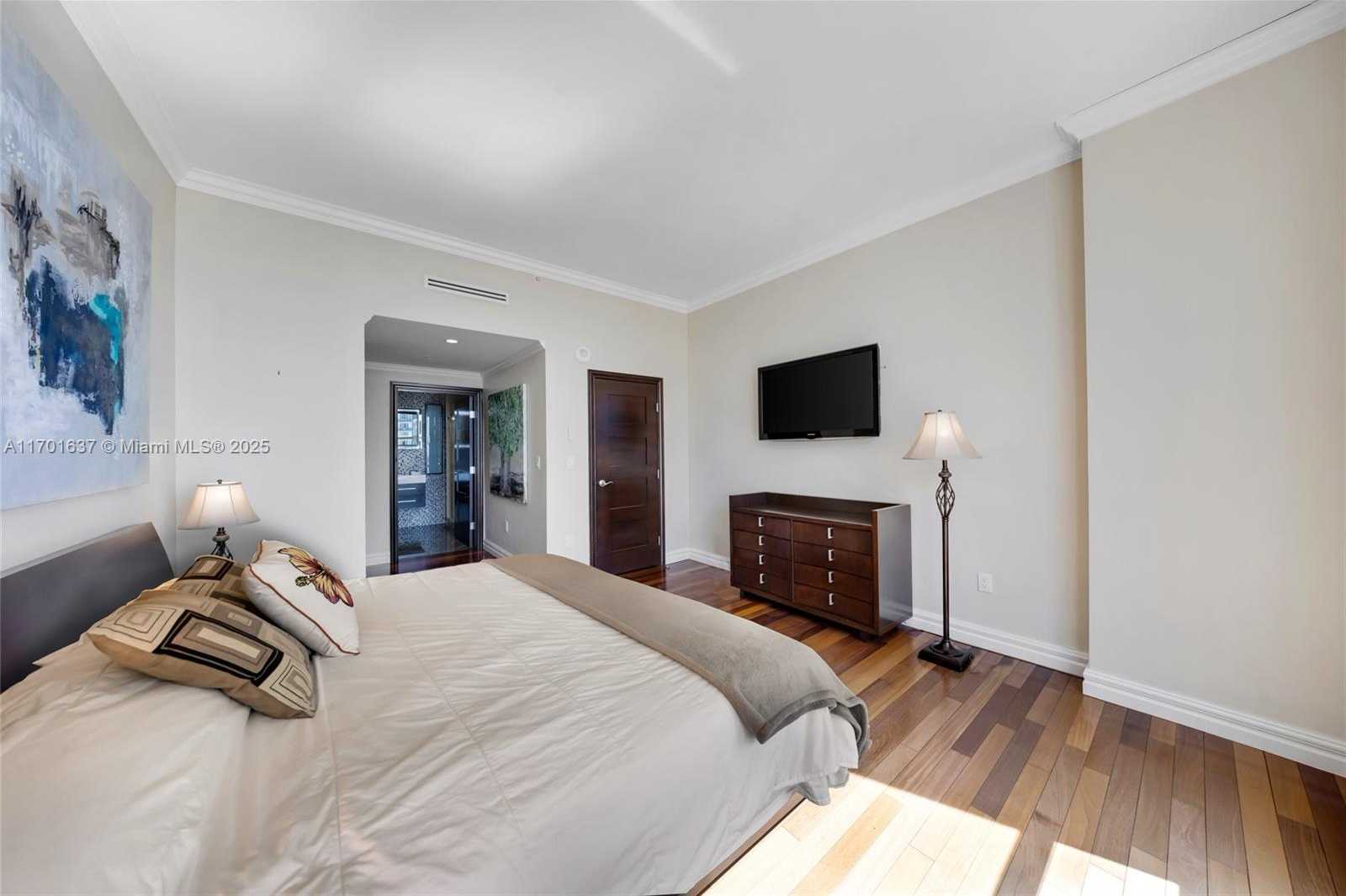 Small Image of 1155 BRICKELL BAY DR #PH201, Miami Number 14
