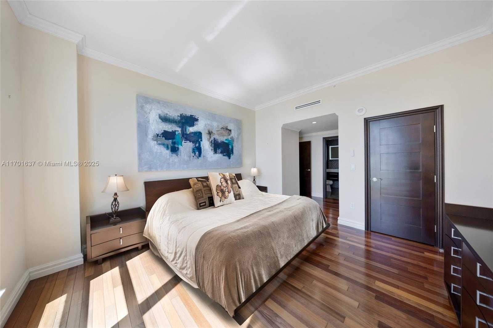 Small Image of 1155 BRICKELL BAY DR #PH201, Miami Number 15