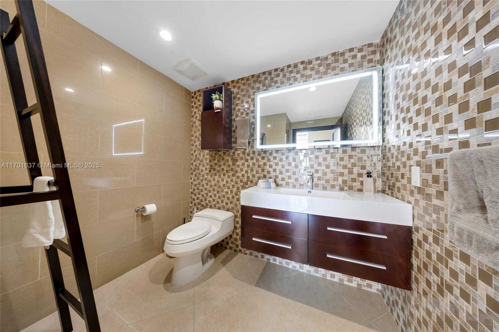 Small Image of 1155 BRICKELL BAY DR #PH201, Miami Number 18