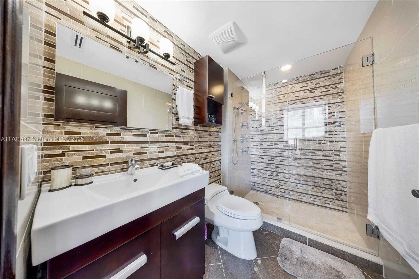 Small Image of 1155 BRICKELL BAY DR #PH201, Miami Number 24