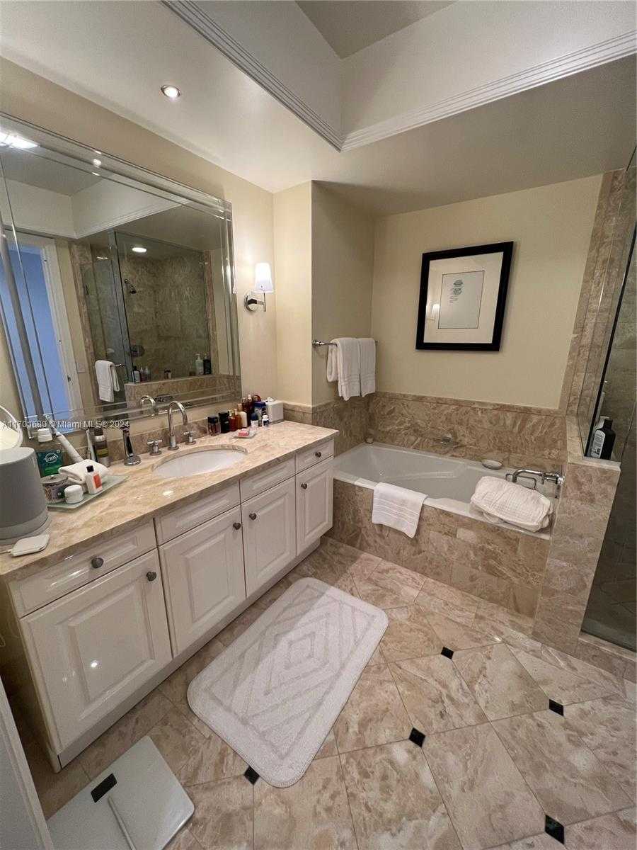 Small Image of 1435 BRICKELL AVE #3307, Miami Number 22