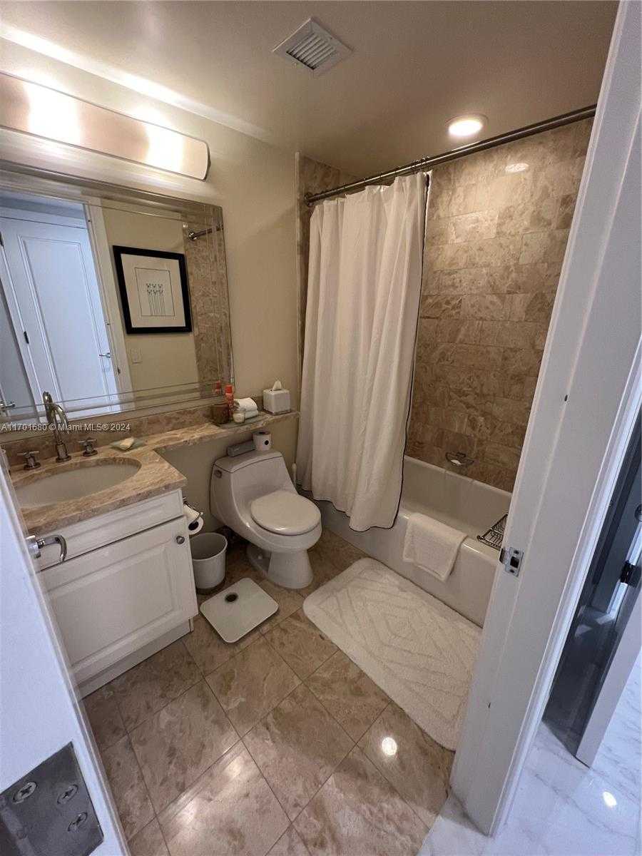 Small Image of 1435 BRICKELL AVE #3307, Miami Number 26