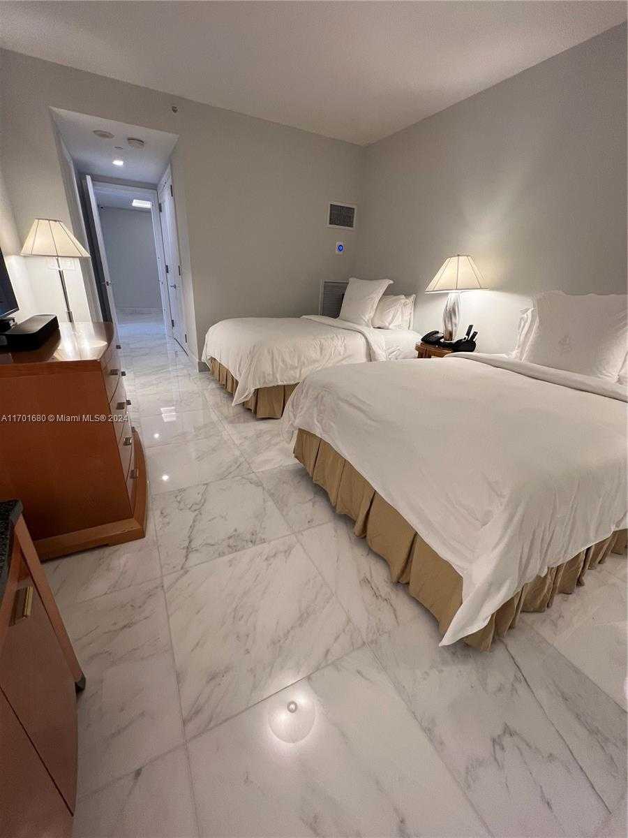 Small Image of 1435 BRICKELL AVE #3307, Miami Number 30