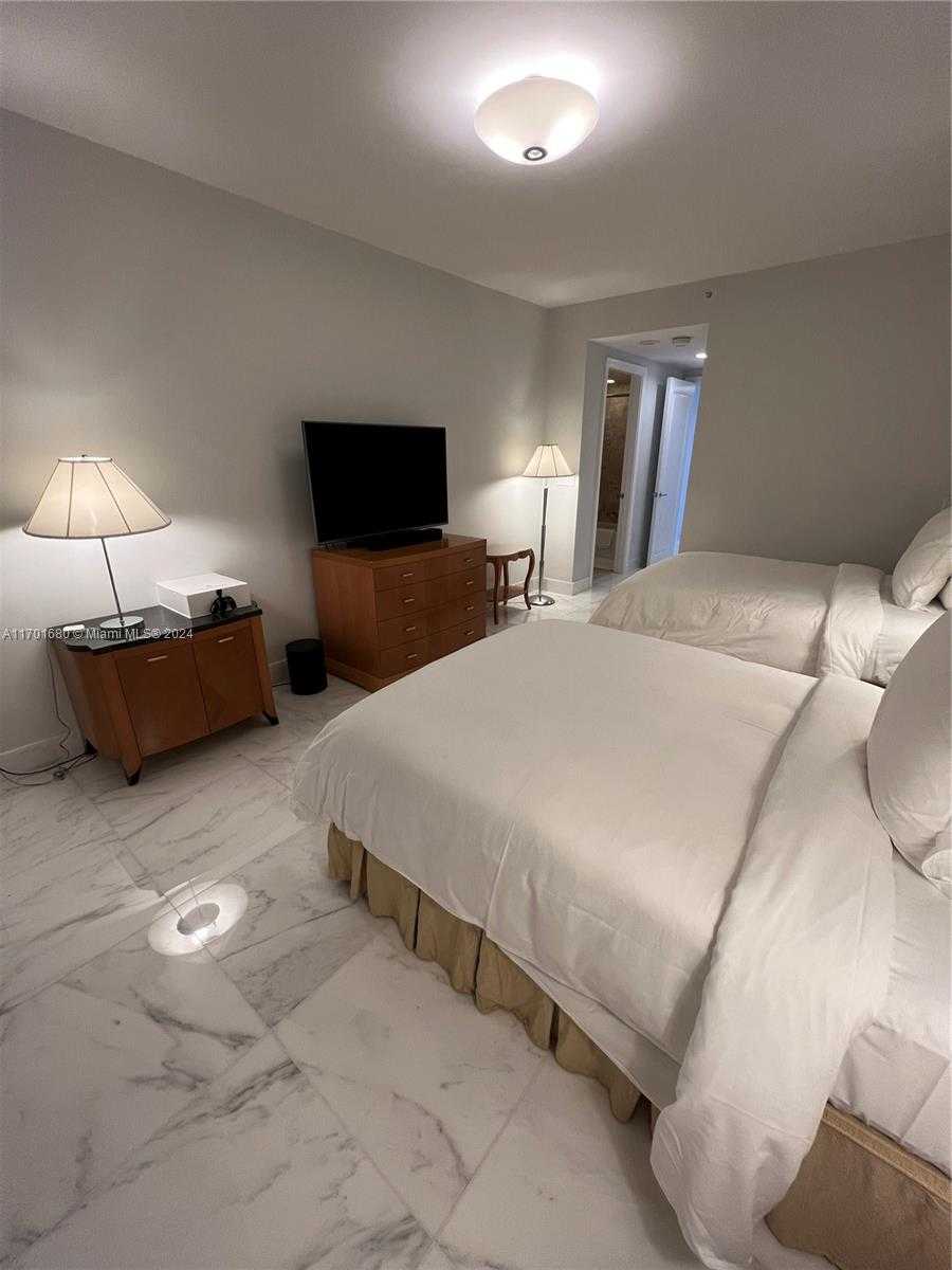 Small Image of 1435 BRICKELL AVE #3307, Miami Number 32