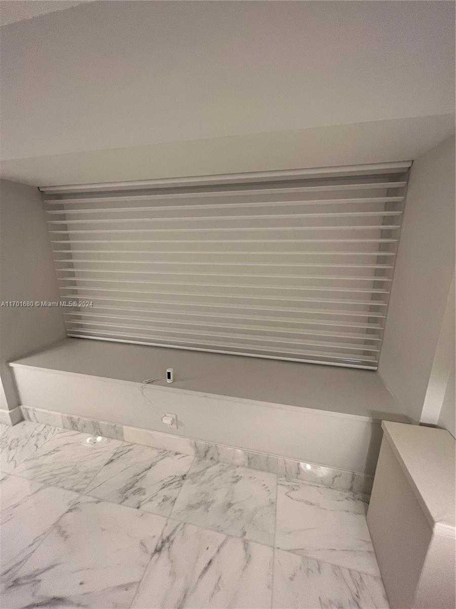 Small Image of 1435 BRICKELL AVE #3307, Miami Number 33