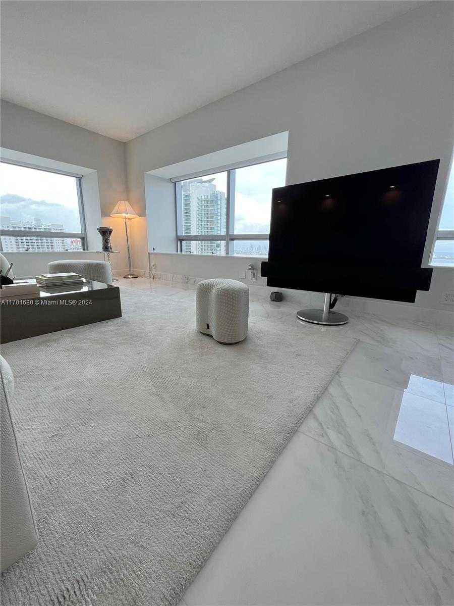 Small Image of 1435 BRICKELL AVE #3307, Miami Number 52