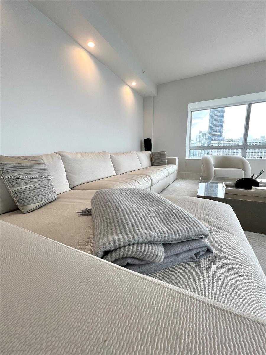 Small Image of 1435 BRICKELL AVE #3307, Miami Number 53