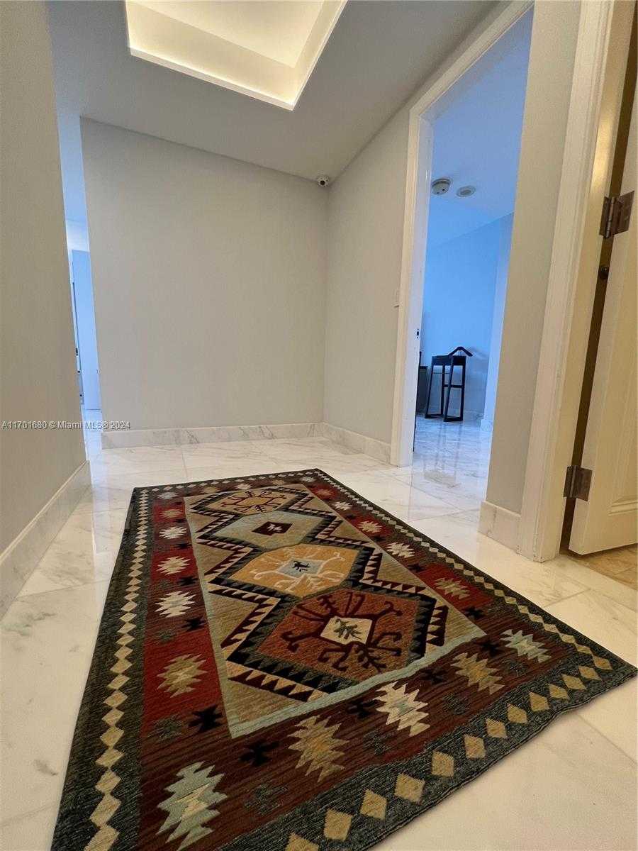 Small Image of 1435 BRICKELL AVE #3307, Miami Number 7