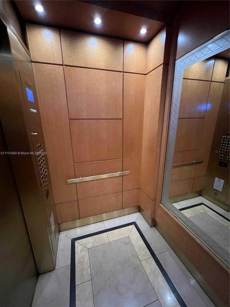 Small Image of 1435 BRICKELL AVE #3307, Miami Number 76