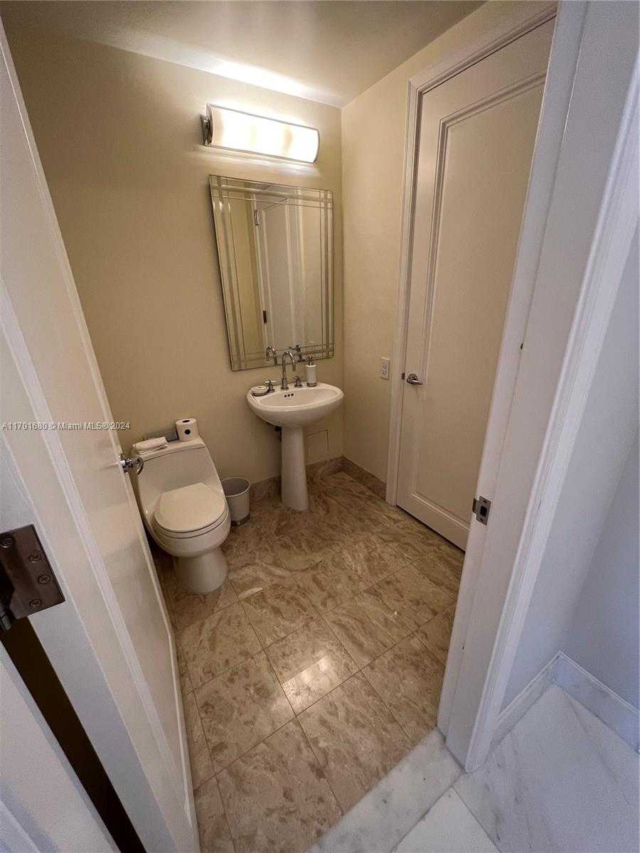 Small Image of 1435 BRICKELL AVE #3307, Miami Number 9