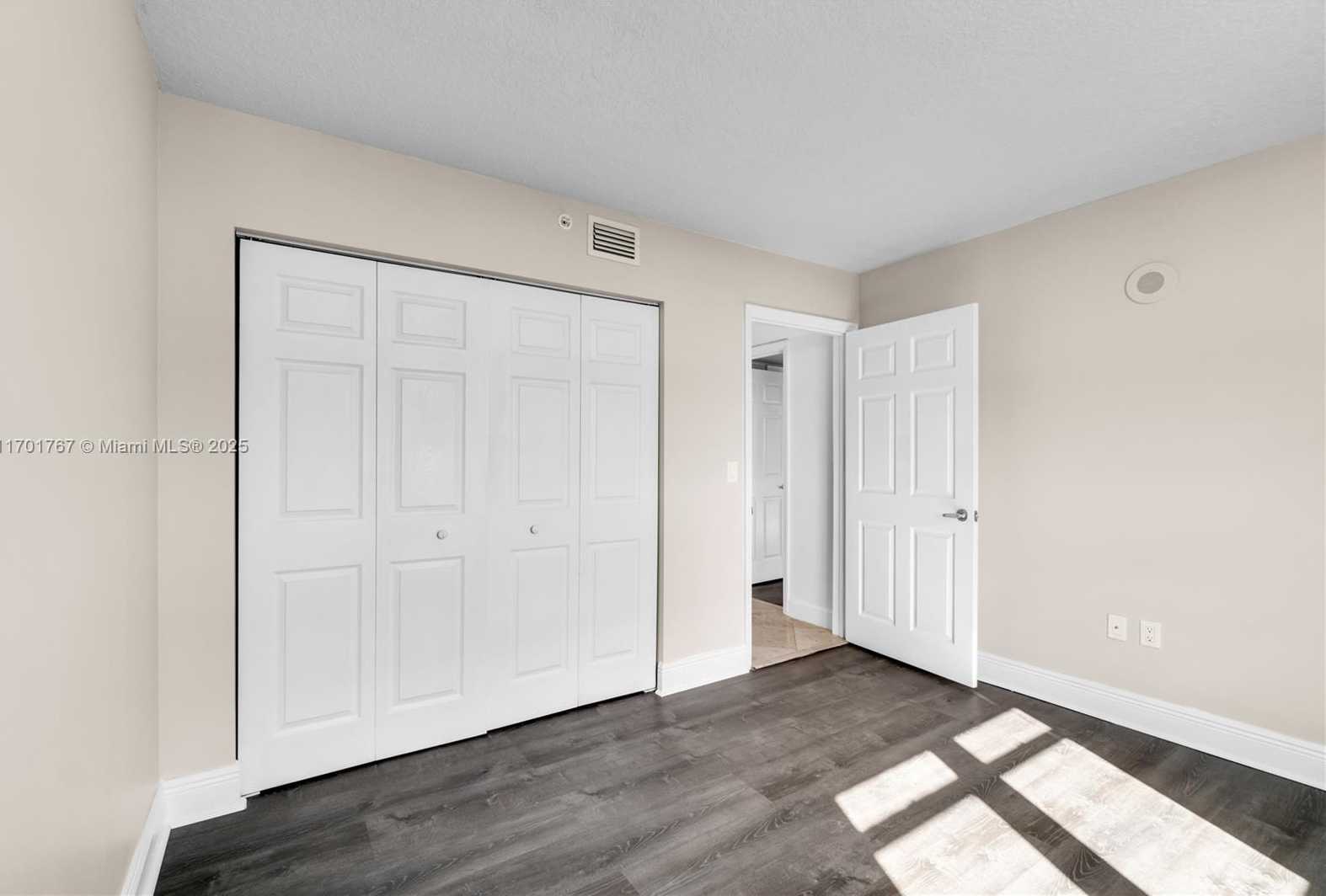 Small Image of 3000 CORAL WAY #1502, Miami Number 16