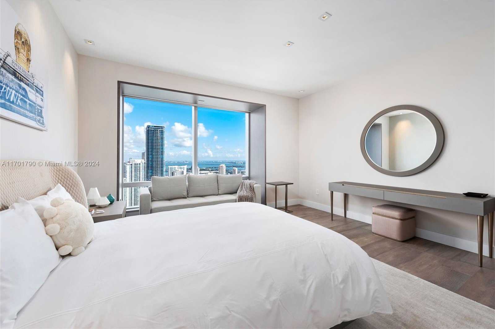 Small Image of 1425 BRICKELL AVE #59E, Miami Number 22