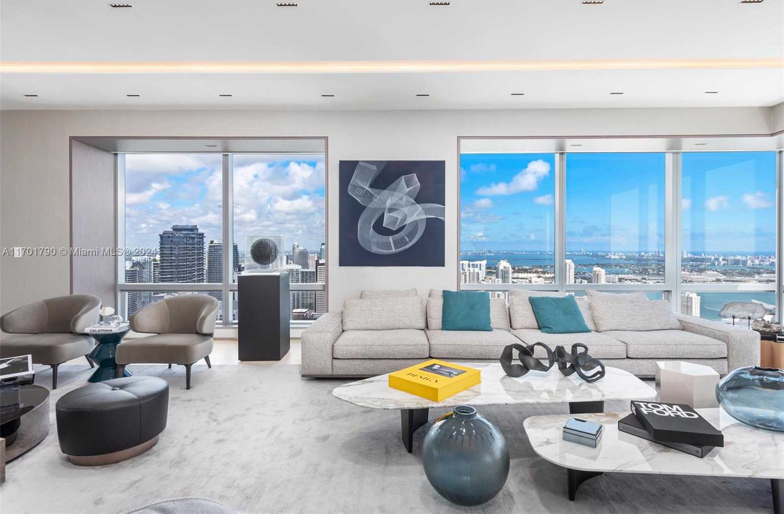 Small Image of 1425 BRICKELL AVE #59E, Miami Number 3