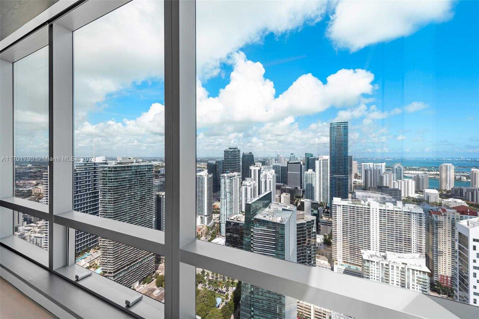 Small Image of 1425 BRICKELL AVE #59E, Miami Number 48