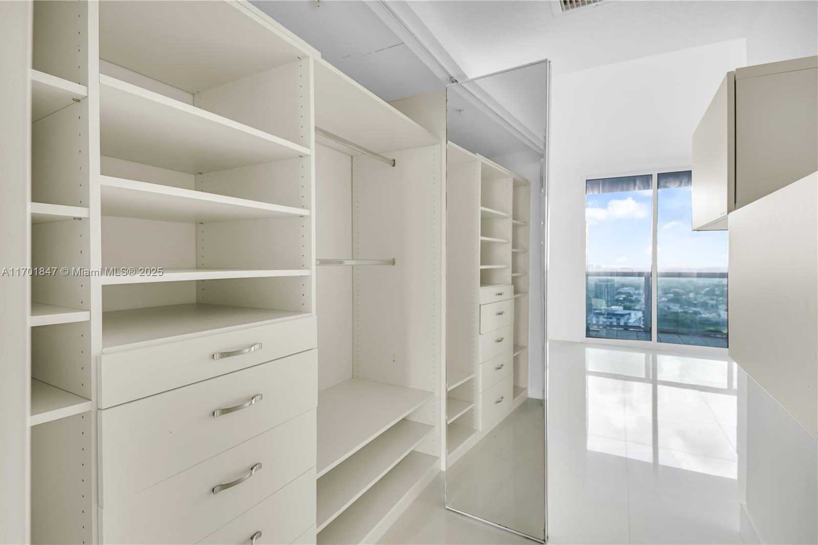 Small Image of 1800 NORTH BAYSHORE DR #3510, Miami Number 14
