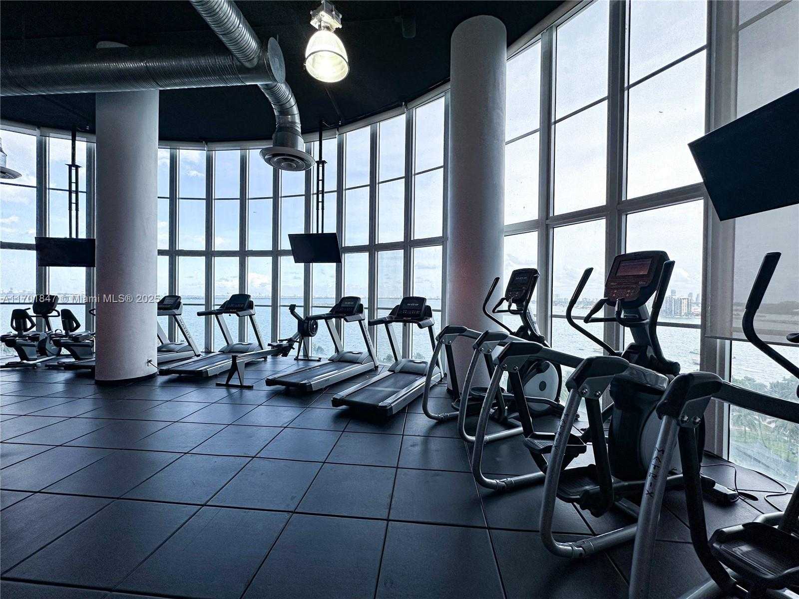 Small Image of 1800 NORTH BAYSHORE DR #3510, Miami Number 21