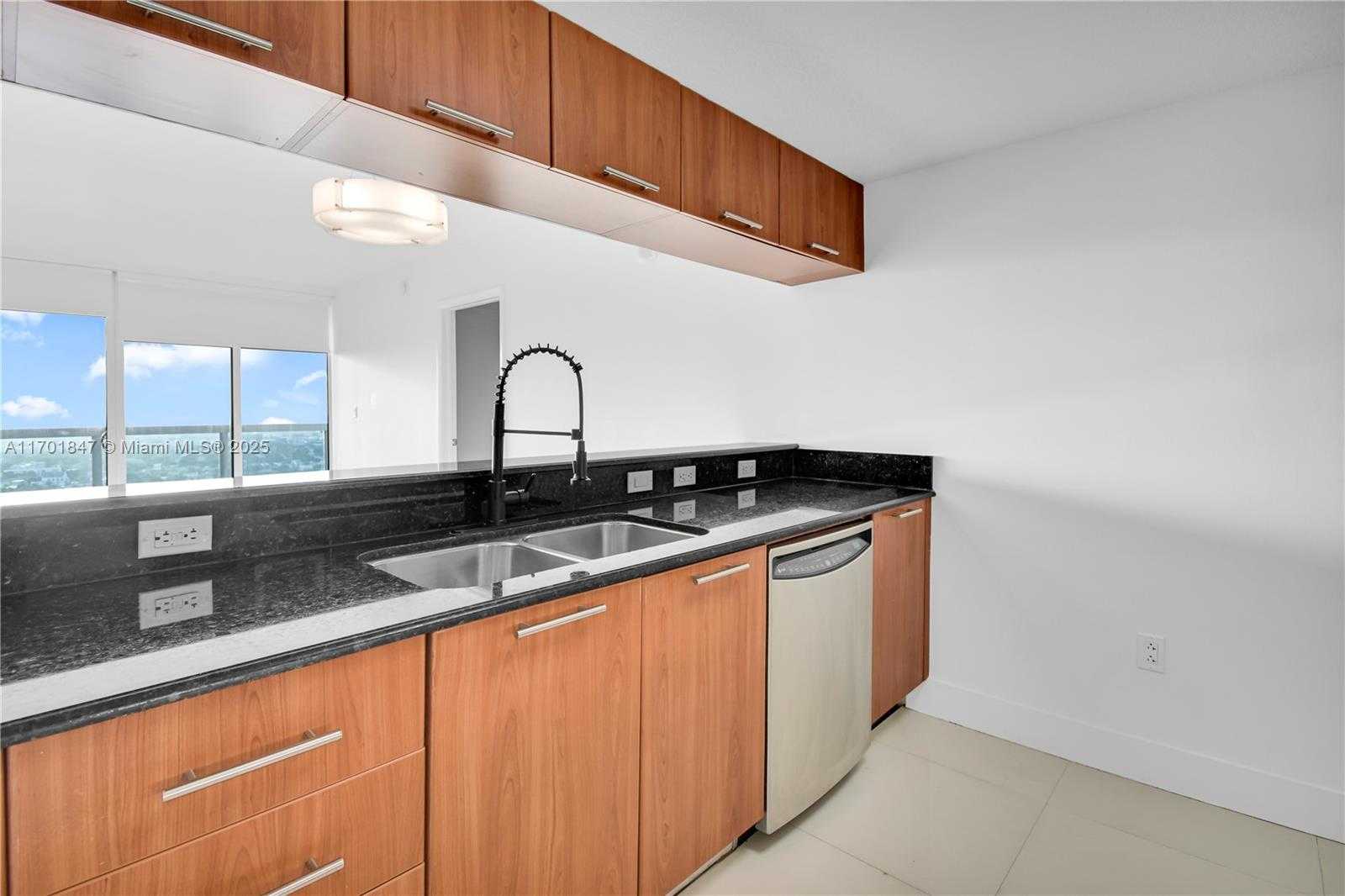 Small Image of 1800 NORTH BAYSHORE DR #3510, Miami Number 3