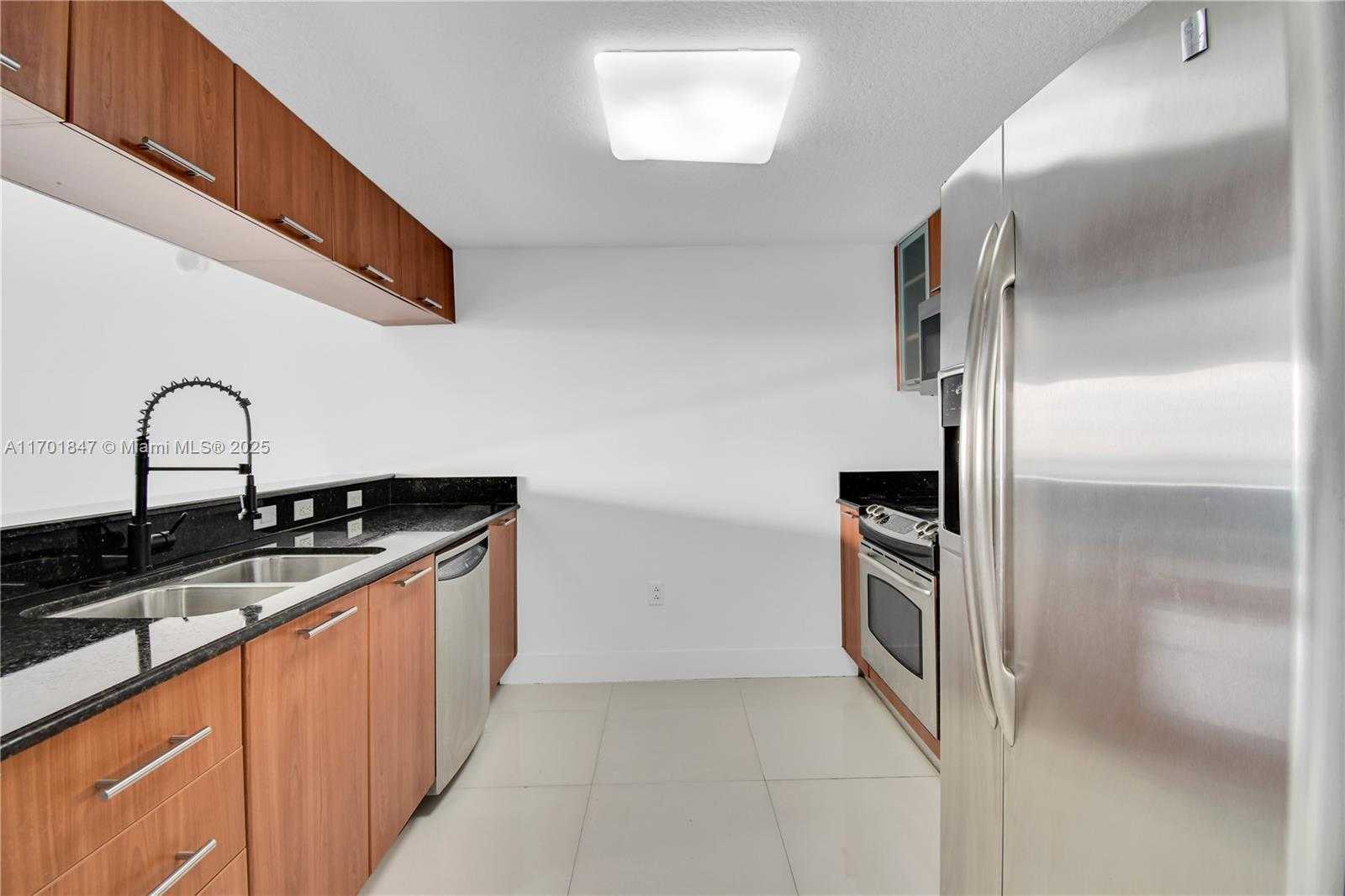 Small Image of 1800 NORTH BAYSHORE DR #3510, Miami Number 5