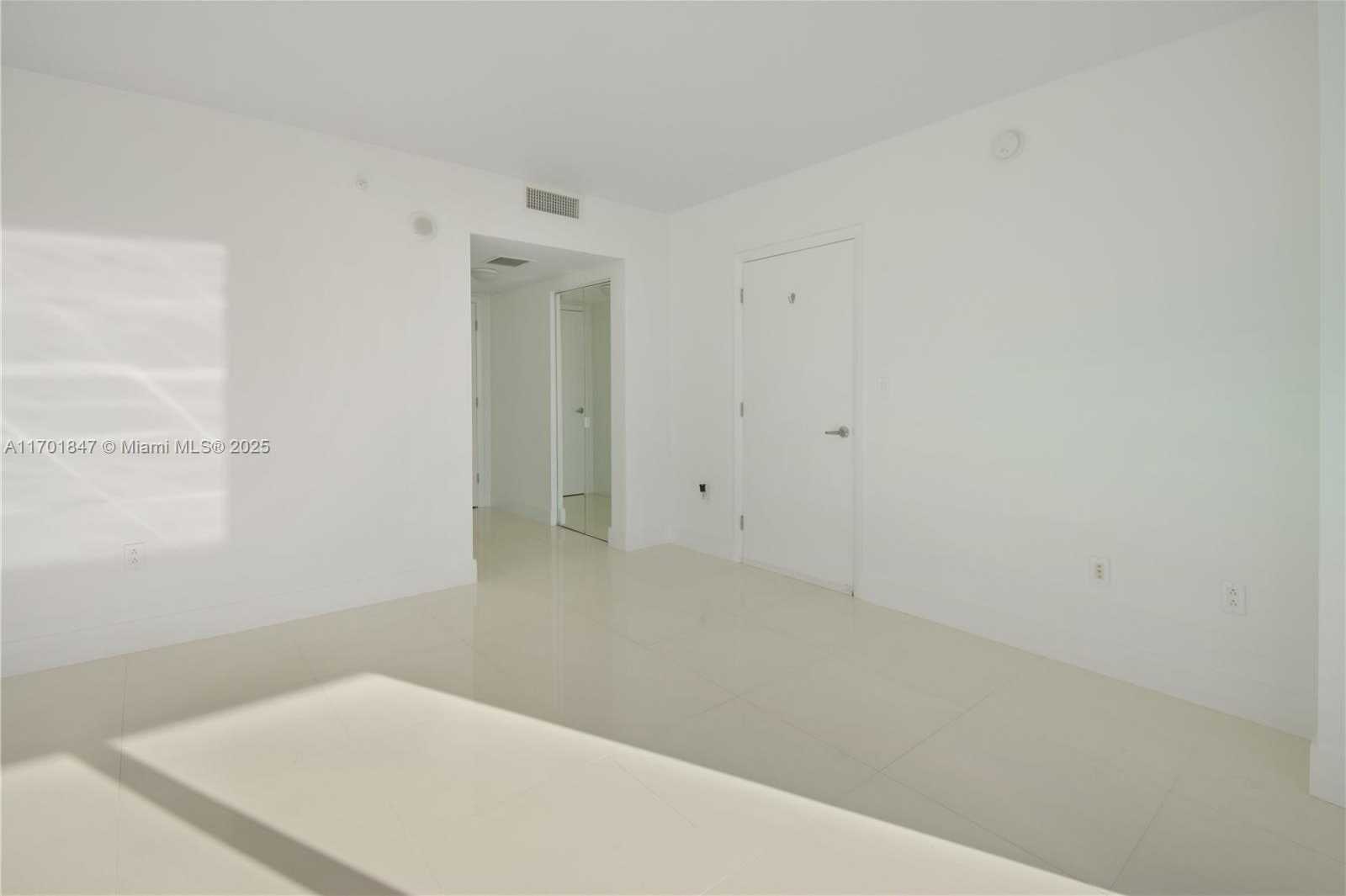 Small Image of 1800 NORTH BAYSHORE DR #3510, Miami Number 6