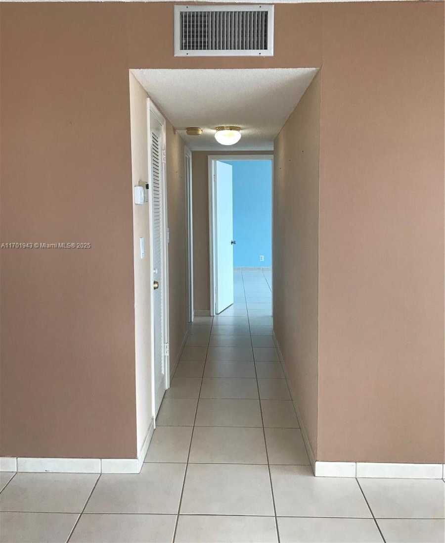 Small Image of 1825 SOUTH OCEAN DR #401, Hallandale Beach Number 10