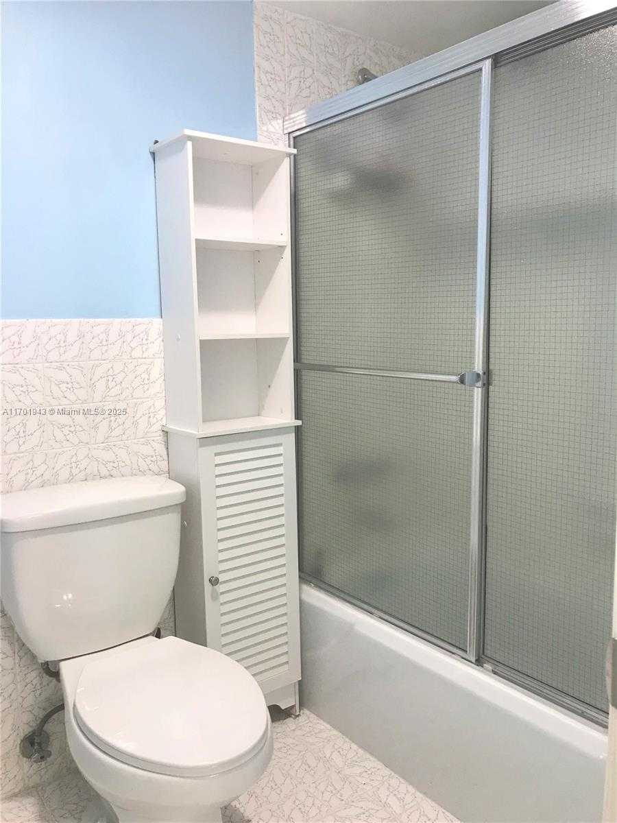 Small Image of 1825 SOUTH OCEAN DR #401, Hallandale Beach Number 12