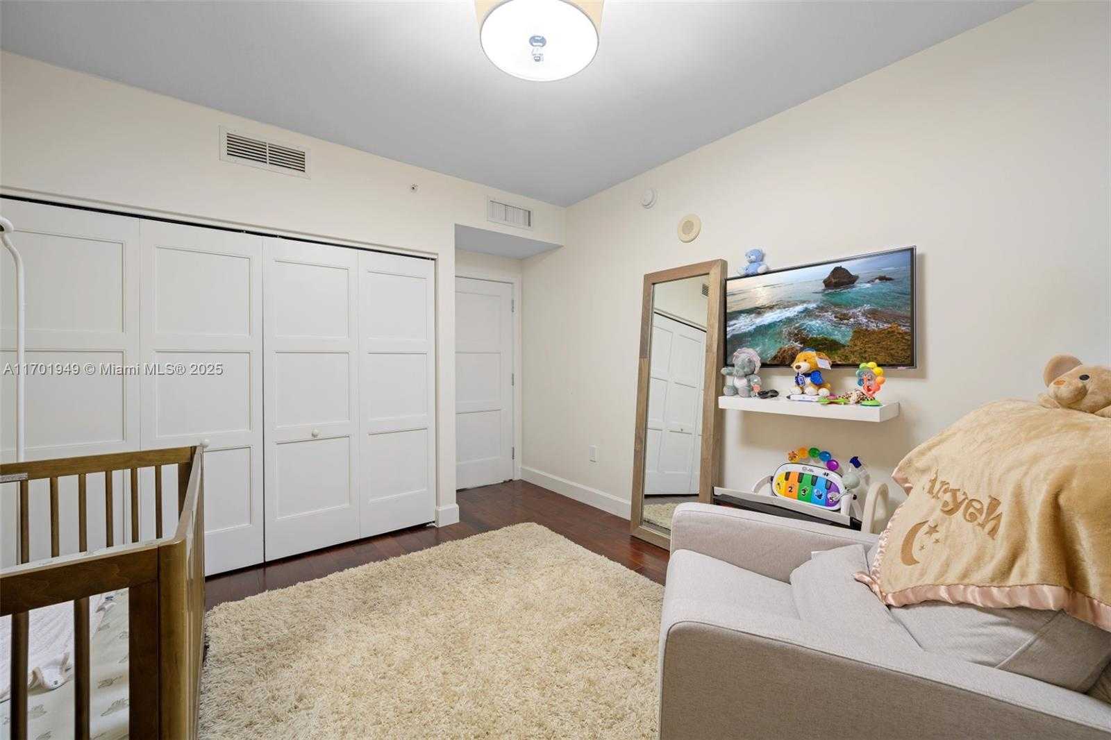 Small Image of 19400 TURNBERRY WAY #1012, Aventura Number 13