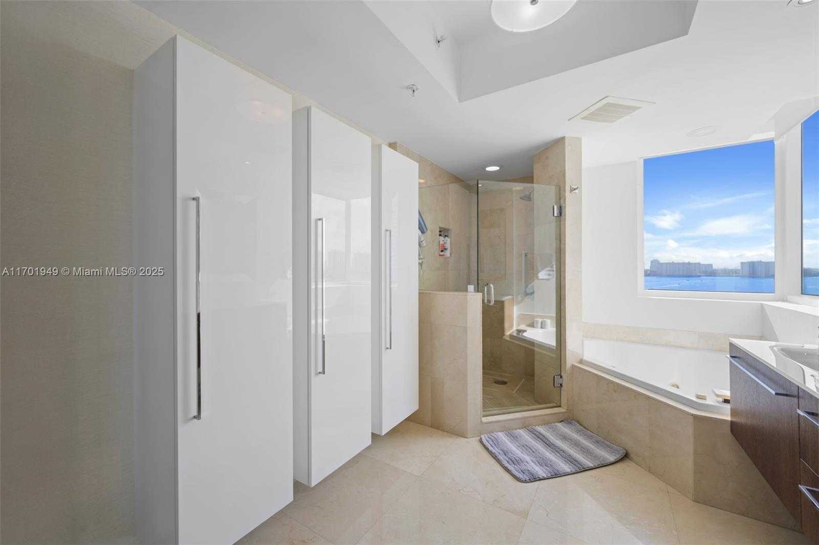 Small Image of 19400 TURNBERRY WAY #1012, Aventura Number 18