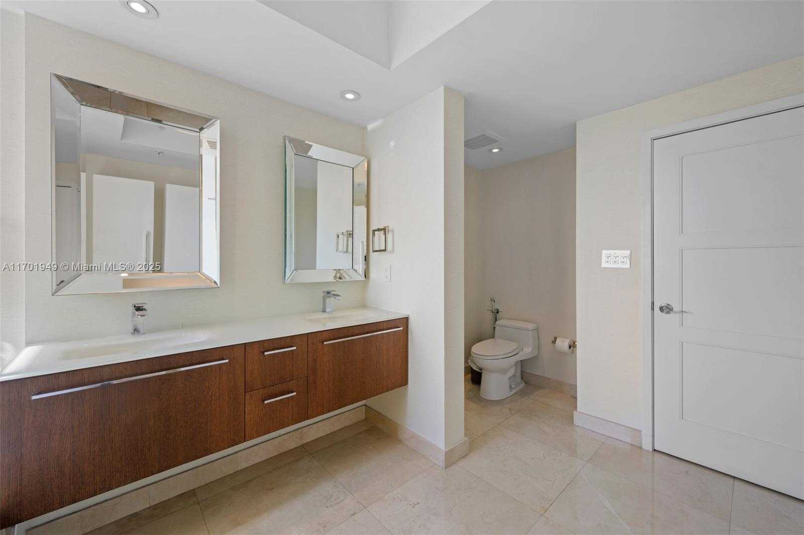 Small Image of 19400 TURNBERRY WAY #1012, Aventura Number 19