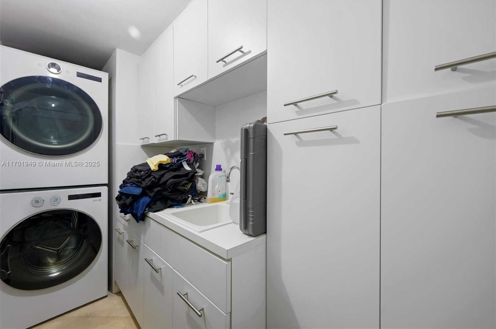 Small Image of 19400 TURNBERRY WAY #1012, Aventura Number 20