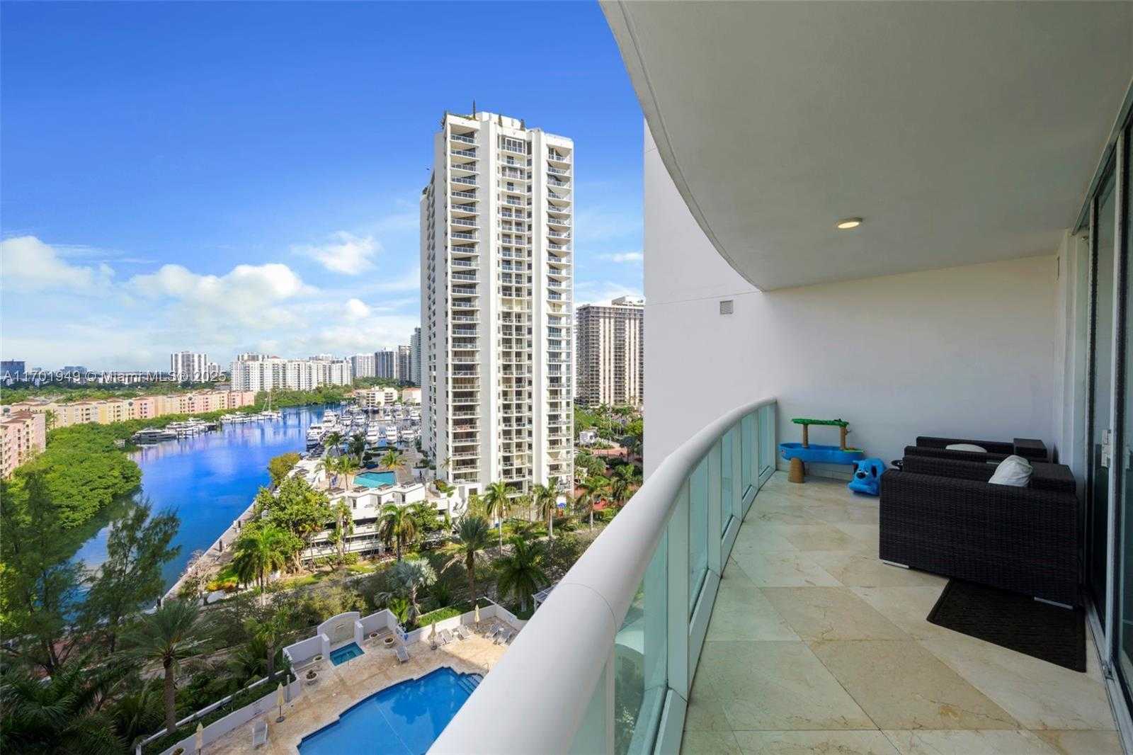 Small Image of 19400 TURNBERRY WAY #1012, Aventura Number 21