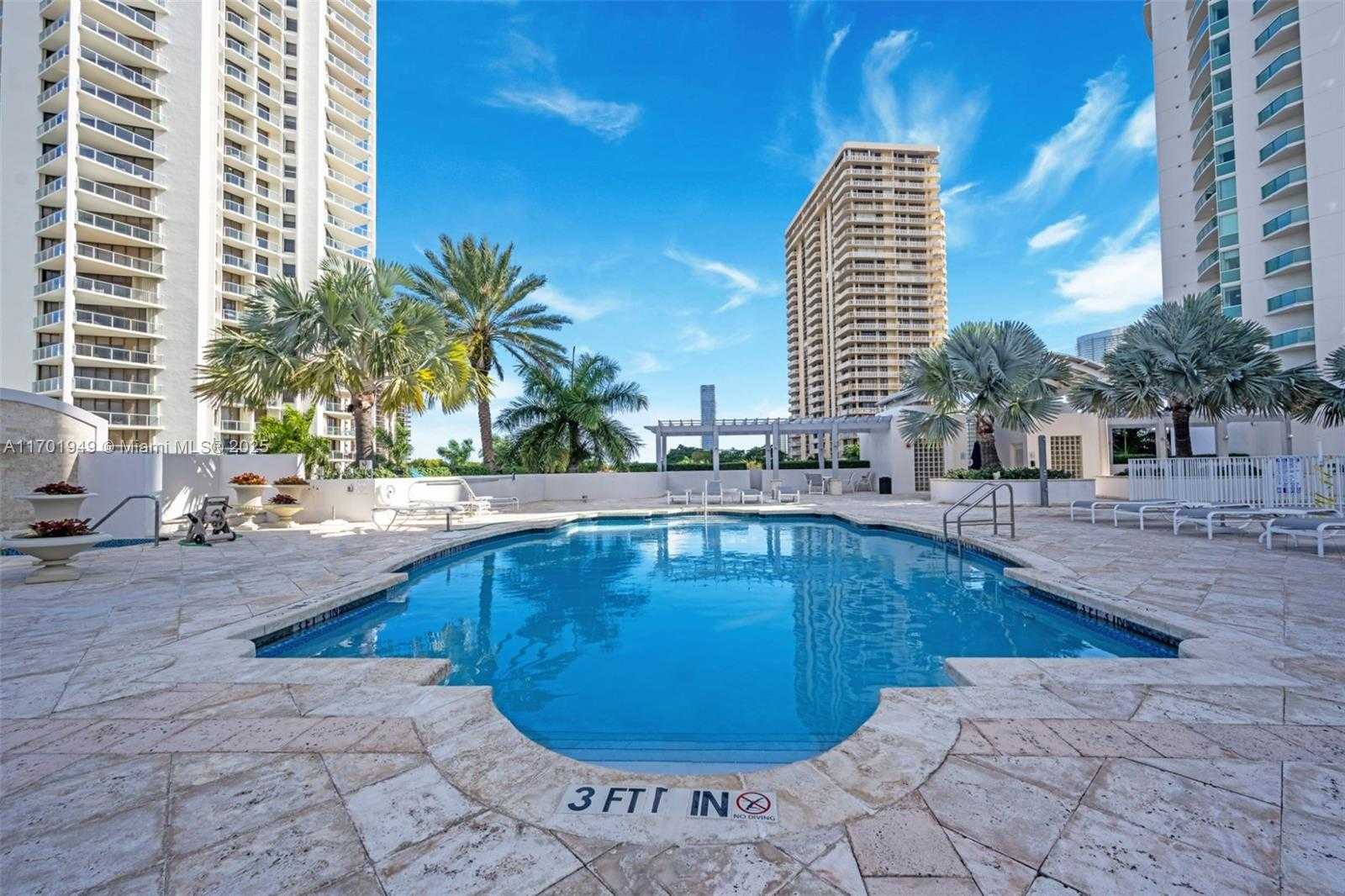 Small Image of 19400 TURNBERRY WAY #1012, Aventura Number 26