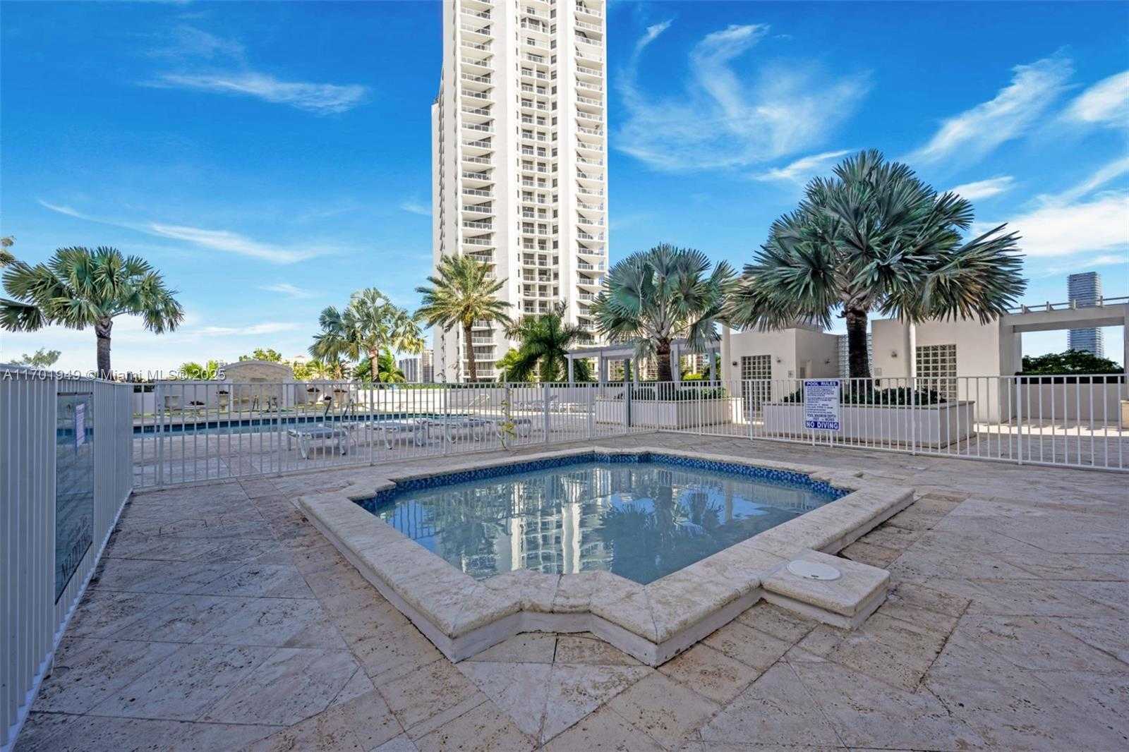 Small Image of 19400 TURNBERRY WAY #1012, Aventura Number 27