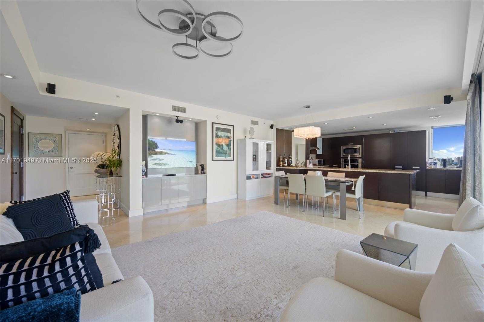 Small Image of 19400 TURNBERRY WAY #1012, Aventura Number 5