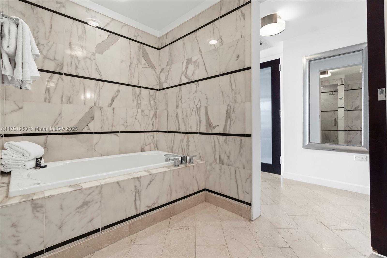 Small Image of 4391 COLLINS AVE #719, Miami Beach Number 17