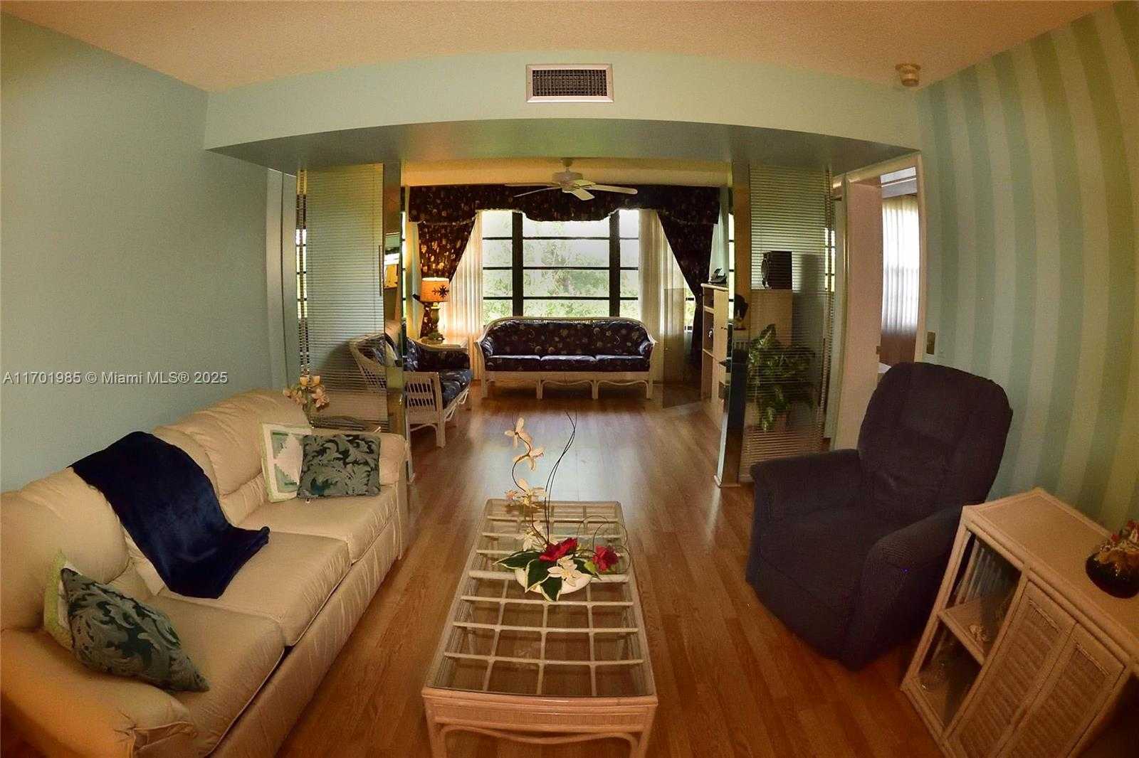 Small Image of 6085 BALBOA CIR #402, Boca Raton Number 2