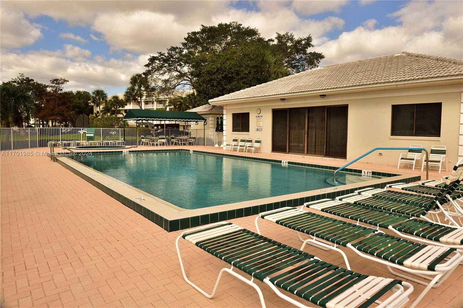 Small Image of 6085 BALBOA CIR #402, Boca Raton Number 22