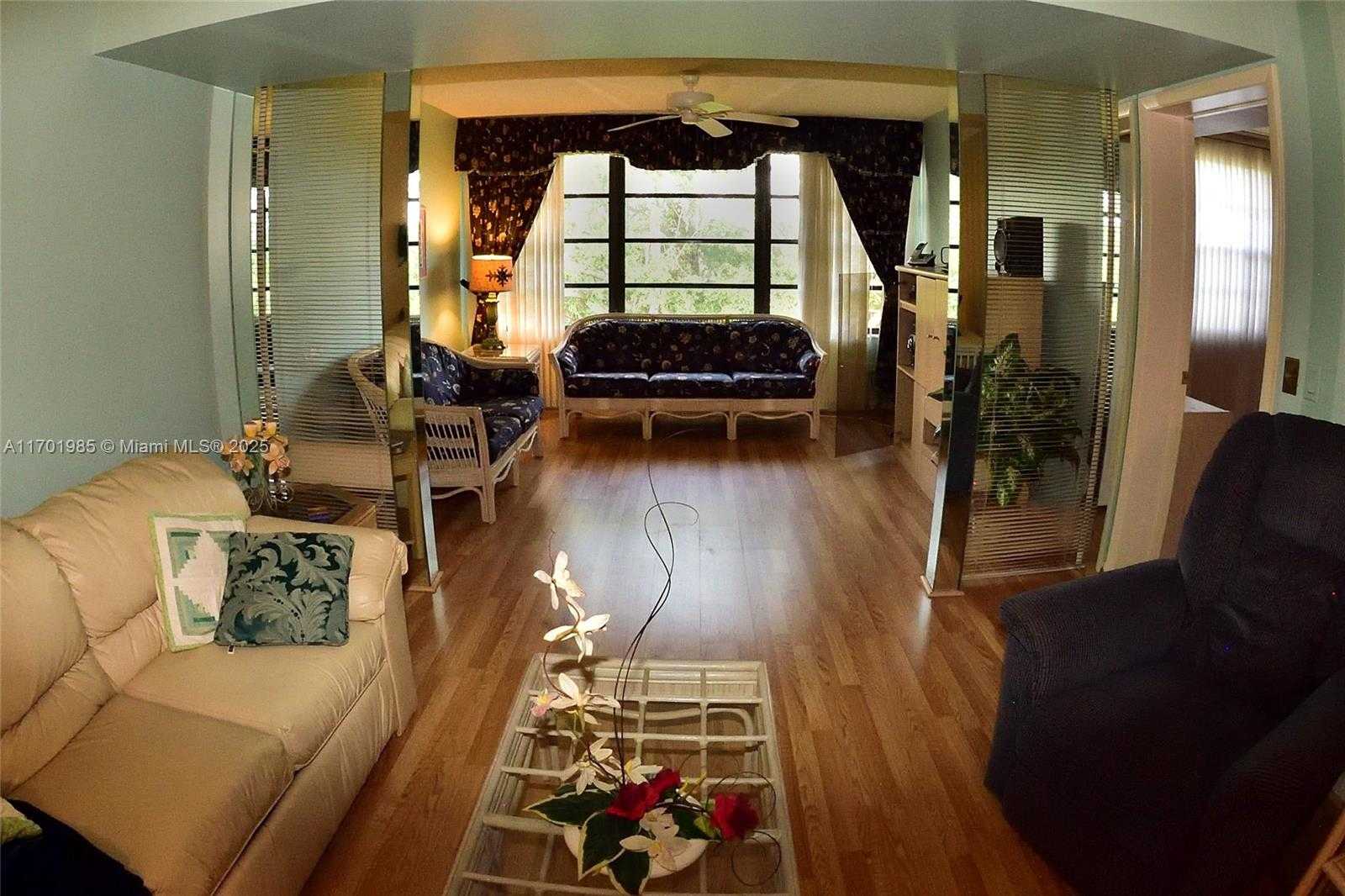 Small Image of 6085 BALBOA CIR #402, Boca Raton Number 3