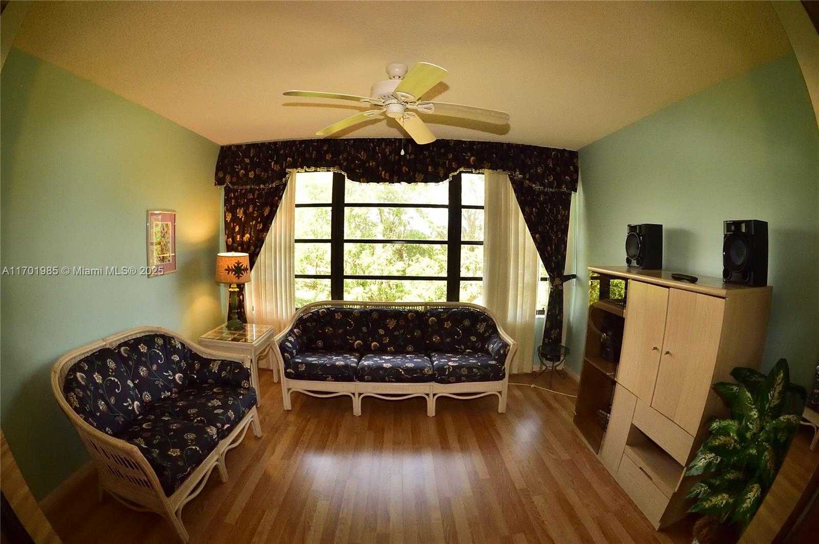 Small Image of 6085 BALBOA CIR #402, Boca Raton Number 5