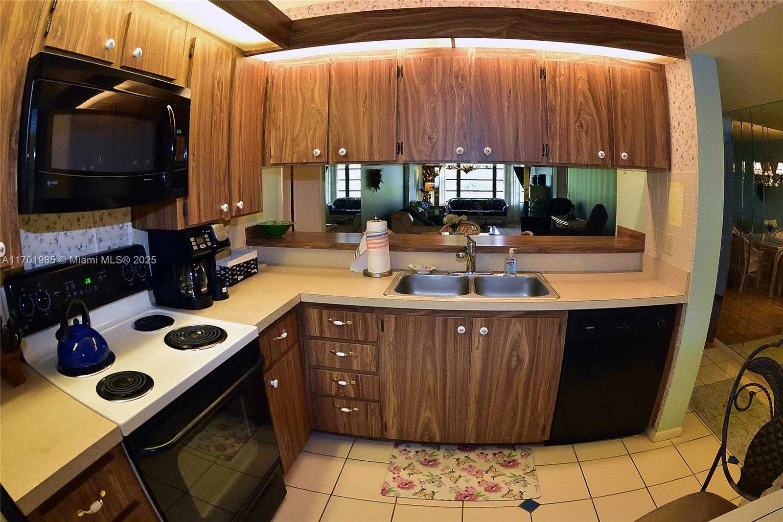 Small Image of 6085 BALBOA CIR #402, Boca Raton Number 6