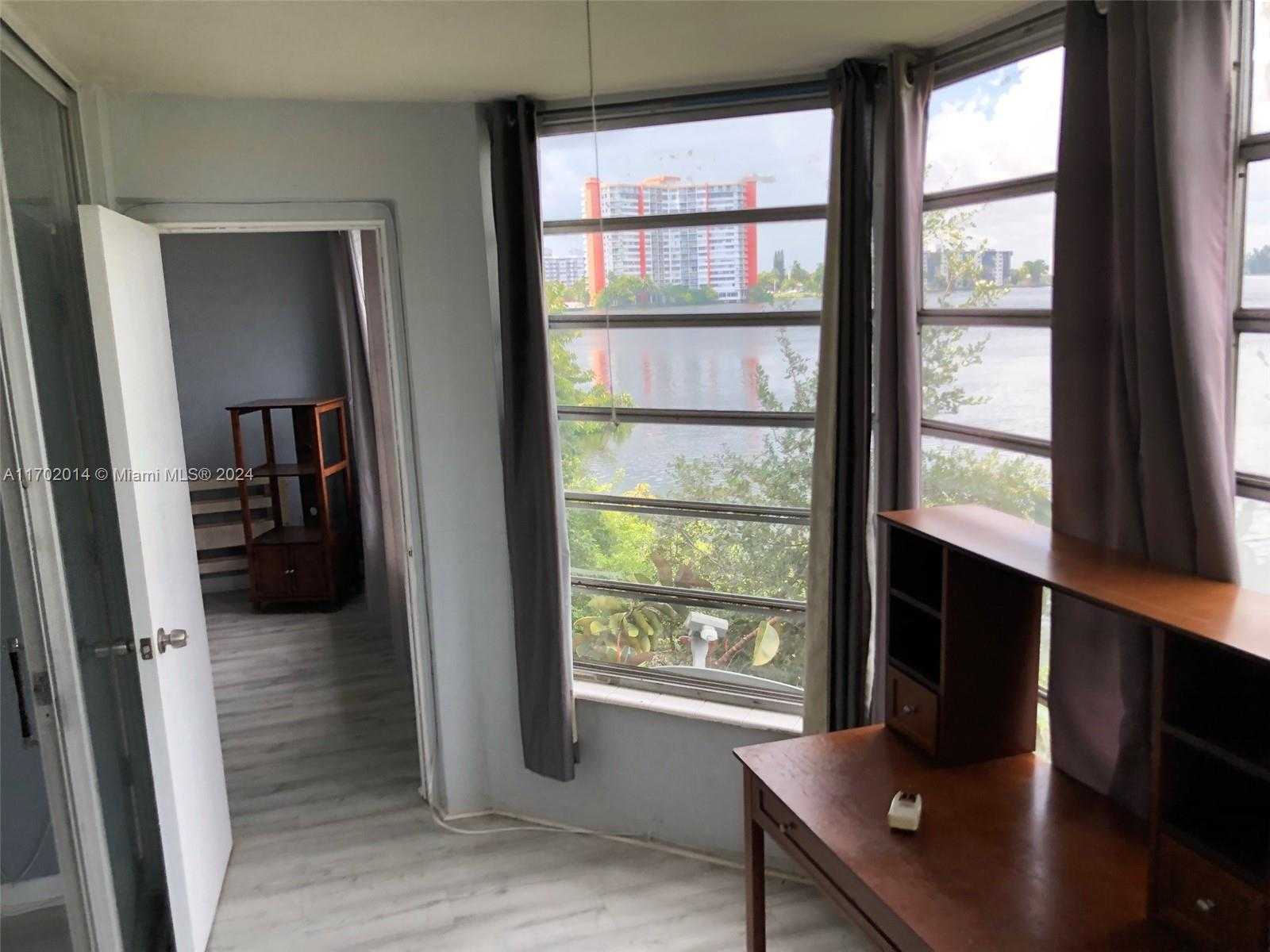 Small Image of 18900 NORTH EAST 14TH AVE #D204, Miami Number 24